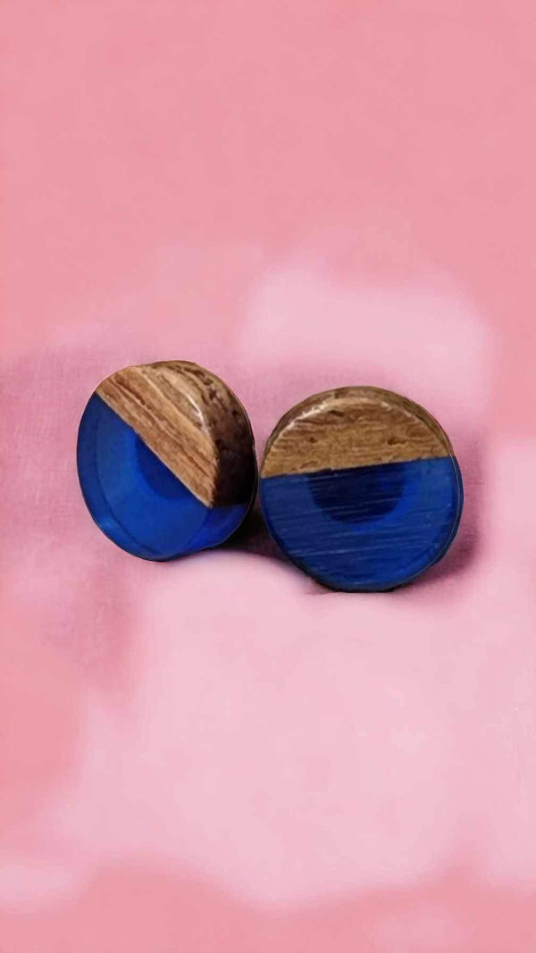 Wood and blue resin